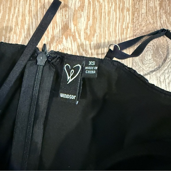 Windsor sleeveless black lace mini dress size XS - Picture 4 of 4